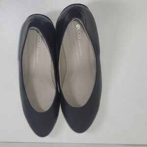ECCO Women's Black Ballet Flats